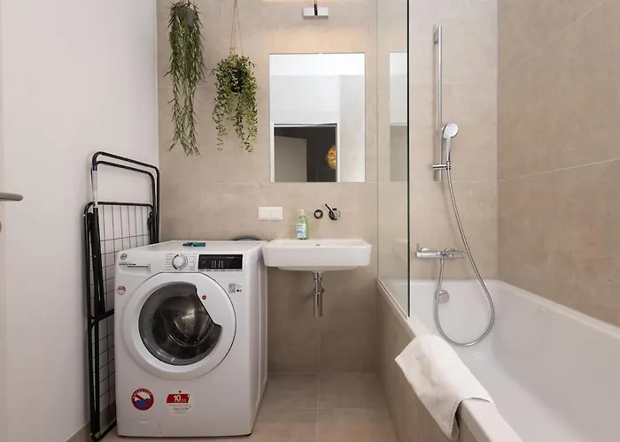 Modern Garden - 15min To Center Apartamento *