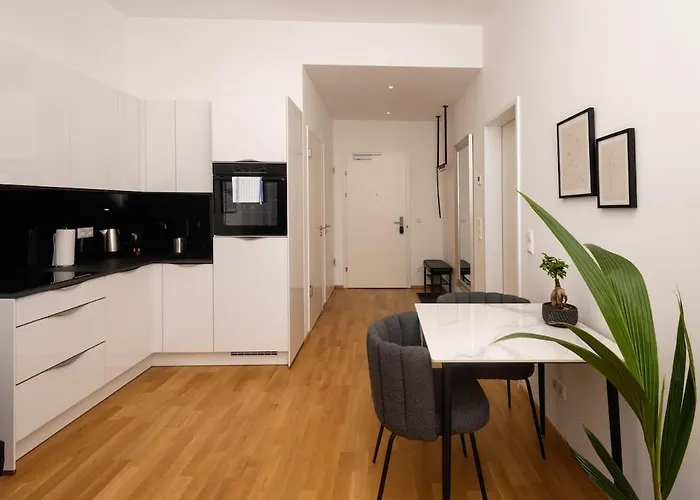 Apartamento Modern Garden - 15min To Center *