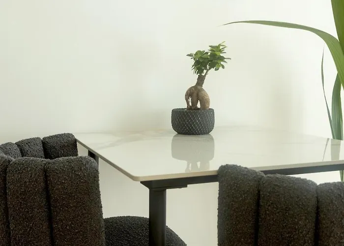 Apartamento Modern Garden - 15min To Center *