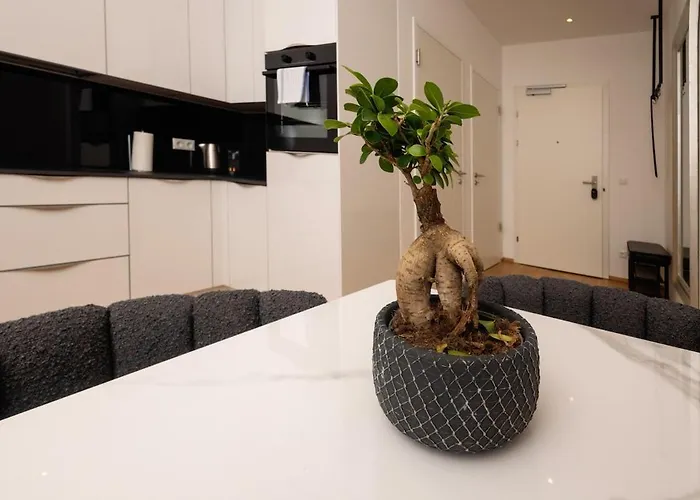 Apartamento Modern Garden - 15min To Center *